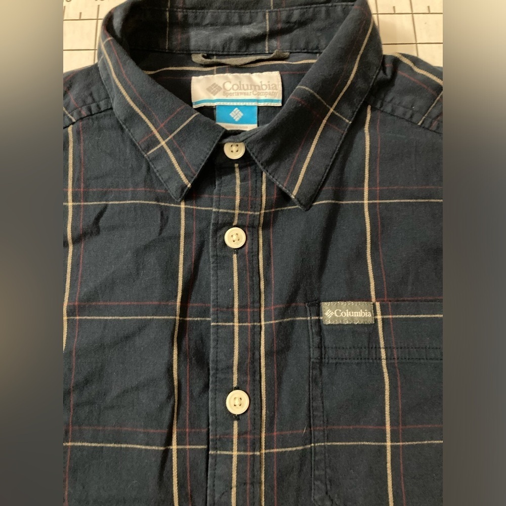 Columbia‎ Men’s Size Medium Button Down Shirt